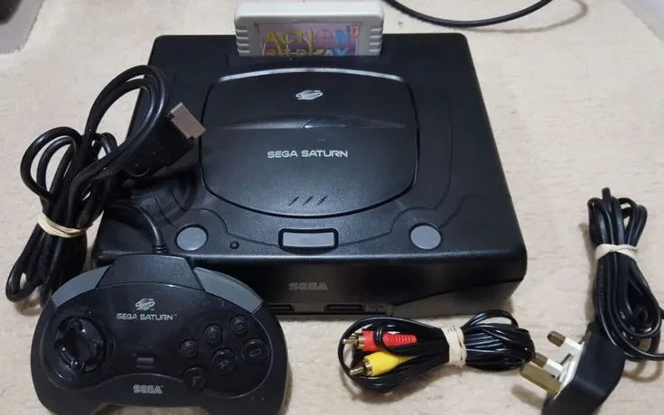Sega Saturn (Model 2) — vue 2